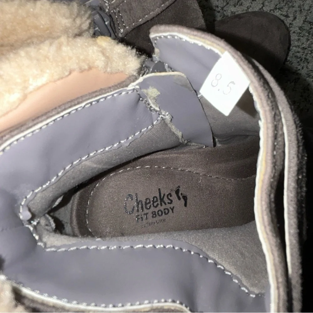 Cheeks Fit Body Tony Gray Wedge Ankle Booties Size 8.5